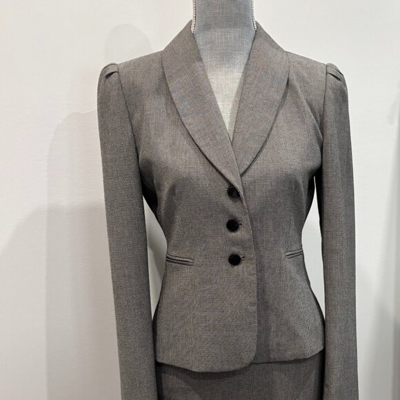 Tahari Two Piece Women's Suit Size 4 Petite - Picture 1 of 2